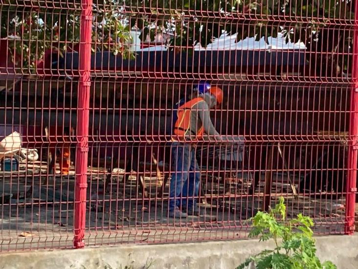 Tras accidente, reanudan trabajos en el estadio Pirata Fuente