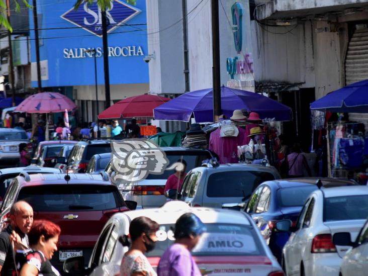 Persisten cristalazos a autos a plena luz en el centro de Coatzacoalcos