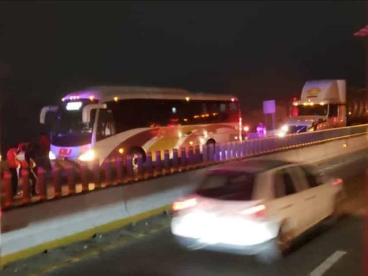 Balean a conductor durante violento asalto en autopista Orizaba-Córdoba