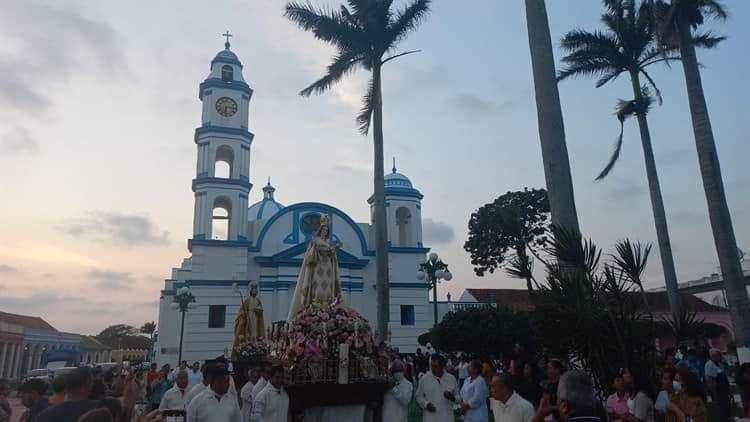 Finalizan las fiestas de Tlacotalpan con procesión a la virgen de la Candelaria