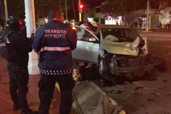 Camionero provoca accidente en avenida Bolívar y escapa (+video)