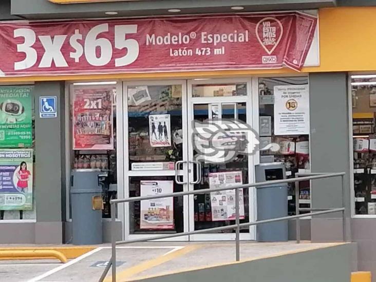 Asaltan tienda de conveniencia en Córdoba