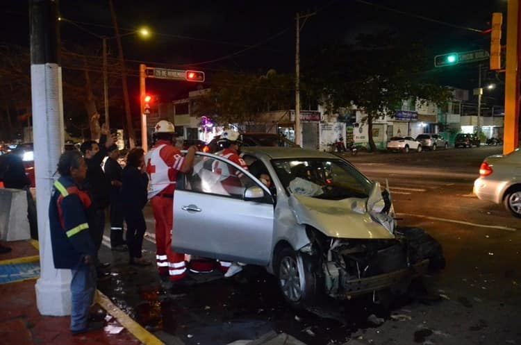 Camionero provoca accidente en avenida Bolívar y escapa (+video)