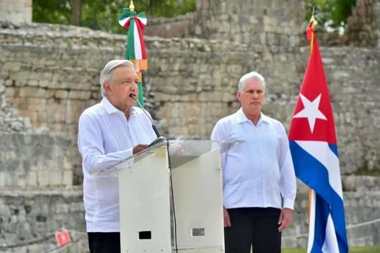 Entrega AMLO al presidente de Cuba la Orden del Águila Azteca