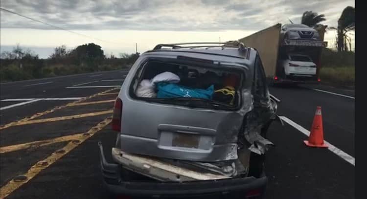 Aparatoso choque entre camionetas en la Veracruz - Xalapa