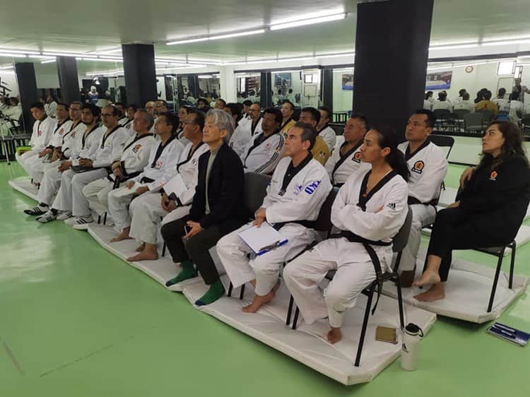 Realiza Il Shim seminario de taekwondo
