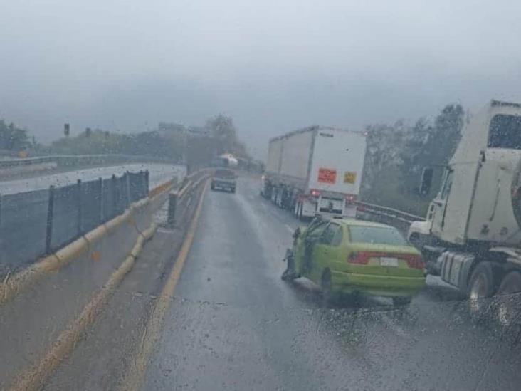 Abandonan Derby chocado en la Autopista 150D Puebla-Orizaba