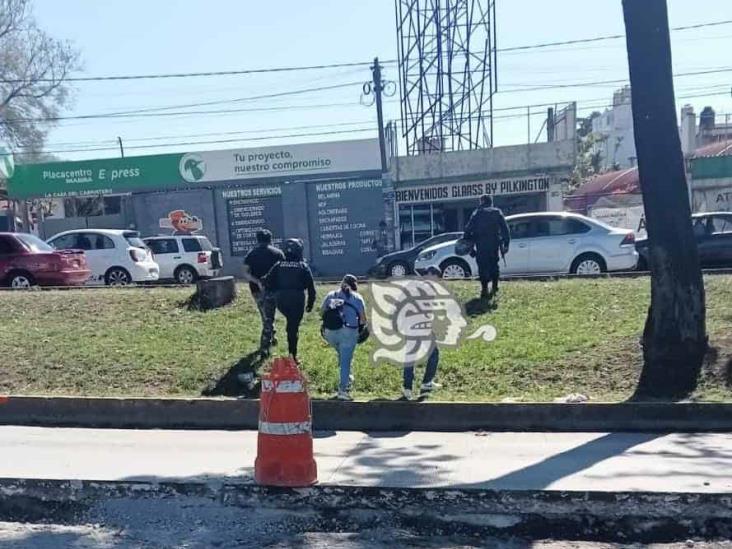 Protagonizan riña tras percance vial en calles de Xalapa