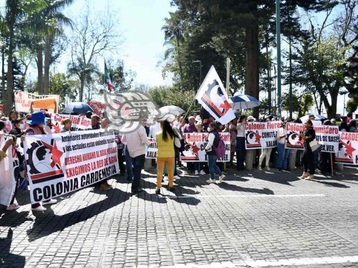 Cardenistas protestan en Xalapa; reprochan falta de servicios básicos