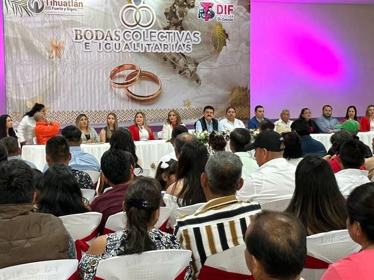 En Tihuatlán, 77 parejas se unen en bodas colectivas (+Video)