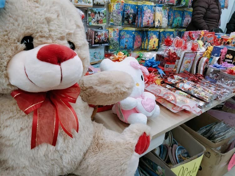 ¡Se acabó el amor! Comerciantes de Xalapa ven pocas ventas por el Día de San Valentín