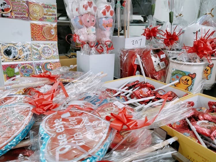 ¡Se acabó el amor! Comerciantes de Xalapa ven pocas ventas por el Día de San Valentín