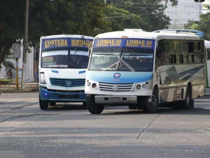 Se quejan usuarios por eliminación de paradas en centro de Veracruz