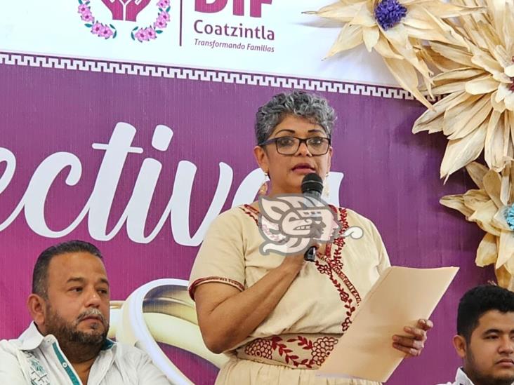 Parejas LGBT aprovechan matrimonios colectivos en Coatzintla