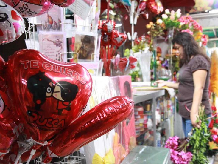 Comerciantes repuntan ventas hasta un 60% por San Valentín en Veracruz