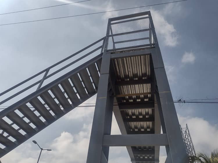 Ya se puede utilizar el puente peatonal de La Boticaria, en Boca del Río (+Video)