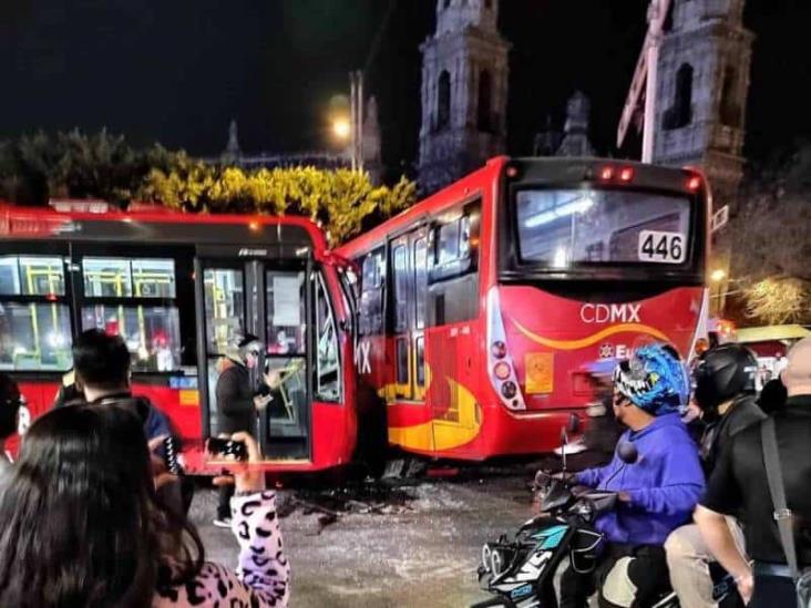 Chocan dos unidades de Metrobús en CDMX; hay 20 heridos