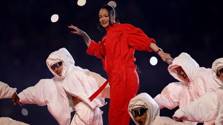 ¡Ni la propina! Rihanna no cobró en el evento del super bowl y esta es la razón