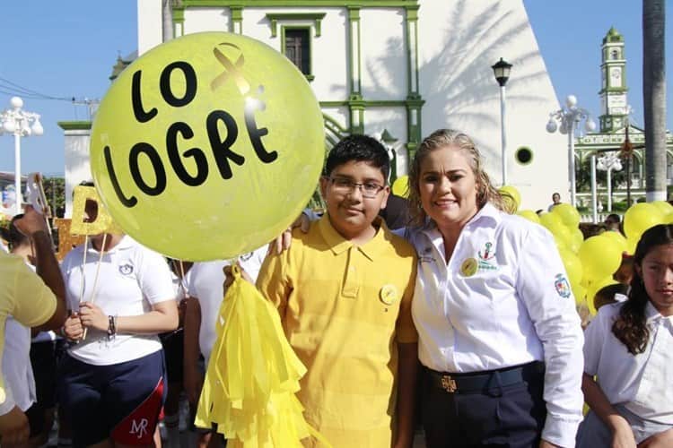 Conmemoran el Día de la lucha contra el cáncer infantil en Alvarado