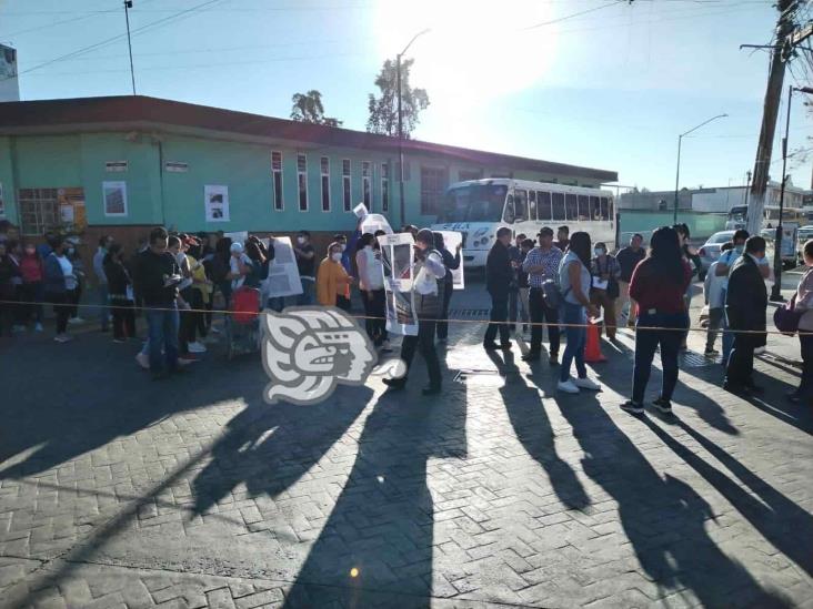 Con bloqueo, exigen mantenimiento para primaria de Xalapa