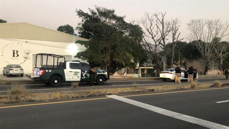 Balacera en Paso del Toro; sujetos roban camioneta y atacan a disparos a elementos de la SSP (+Video)