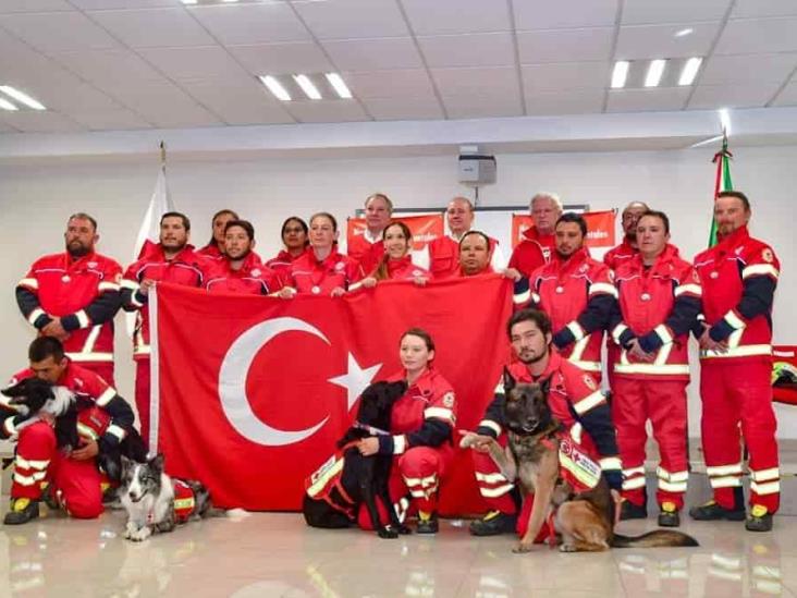 Cruz Roja reconoce a brigadistas mexicanos por labor en Turquía