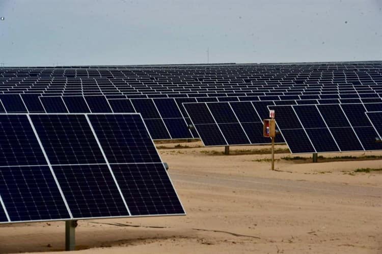 AMLO inaugura primera etapa de la Central Fotovoltaica en Sonora
