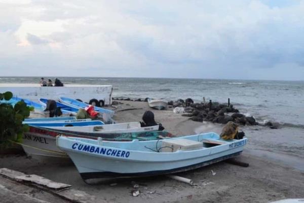 ¡Durmieron a la deriva! Rescatan a tres pescadores varados en el mar de Veracruz