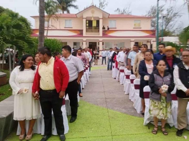 ¡Se dan el ‘sí’! 50 parejas de Manlio Fabio Altamirano se casan en bodas colectivas