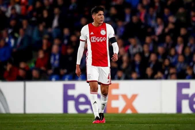 Edson Álvarez no termina partido con el Ajax por lesión