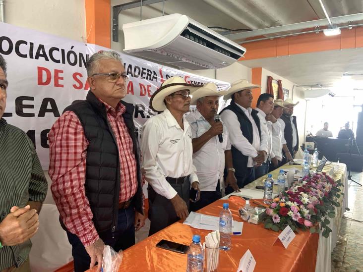 Expulsa a presuntos boicoteadores de AGL de Sayula (+Video)