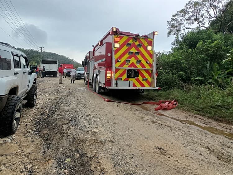 En Coatzacoalcos, se incendian tuberías que conectan Complejos Morelos y Cangrejera