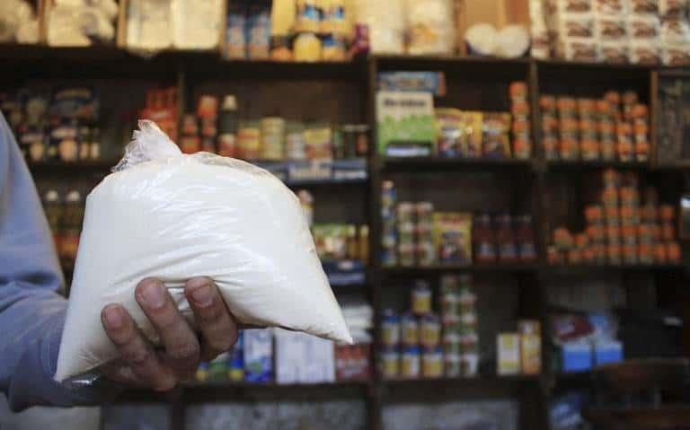 Suben precios de la leche y azúcar en tienditas de Veracruz