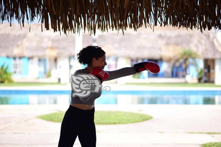 Ana Georgina, víctima de falsa guerra de Calderón contra narco en Veracruz; boxea contra golpes en la vida  (+Video)
