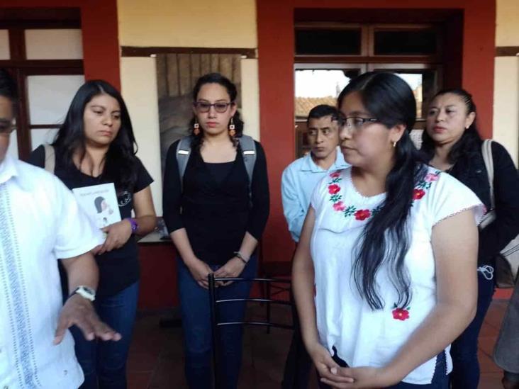 Crean maestros de sector indígena material didáctico en náhuatl para trabajar con los alumnos