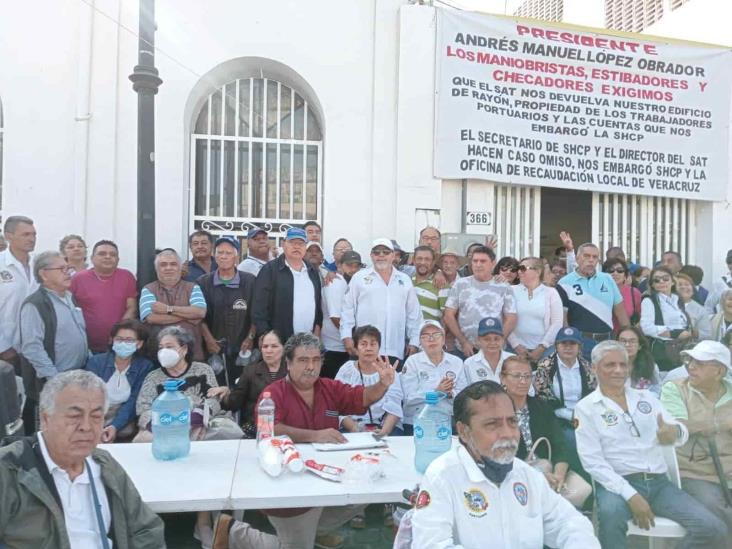 Exportuarios toman oficinas del SAT en Veracruz