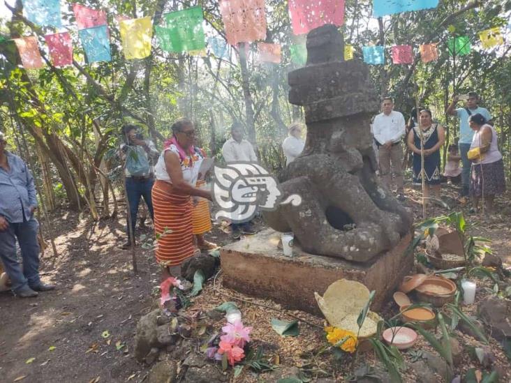 En Tatahuicapan, realizan ritual por la preservación del náhuatl