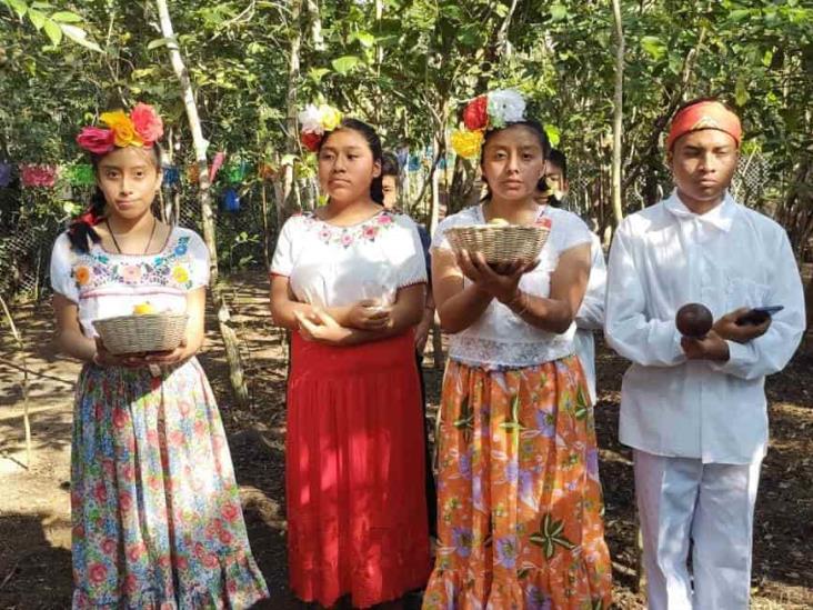 En Tatahuicapan, realizan ritual por la preservación del náhuatl