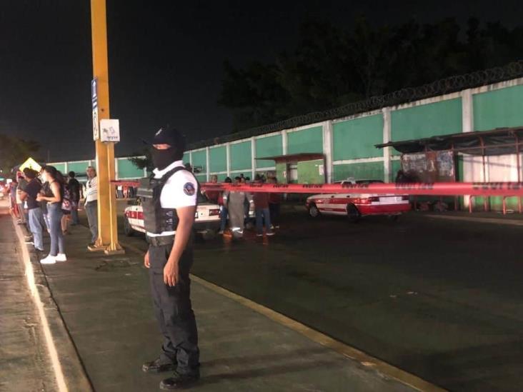 Atentan contra checadora de taxis en Poza Rica; está hospitalizada