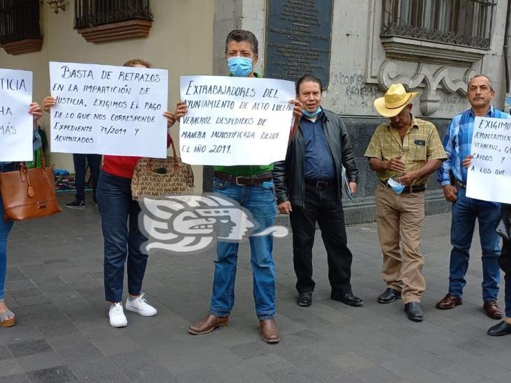 Extrabajadores de Alto Lucero protestan para exigir pago de laudos laborales