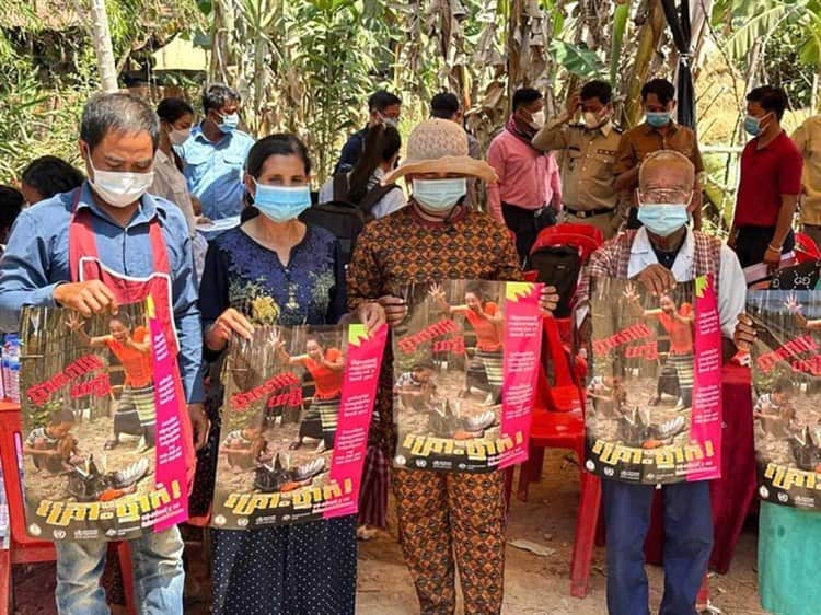 Fallece niña tras contraer gripe aviar en Camboya, es la primera muerte en años