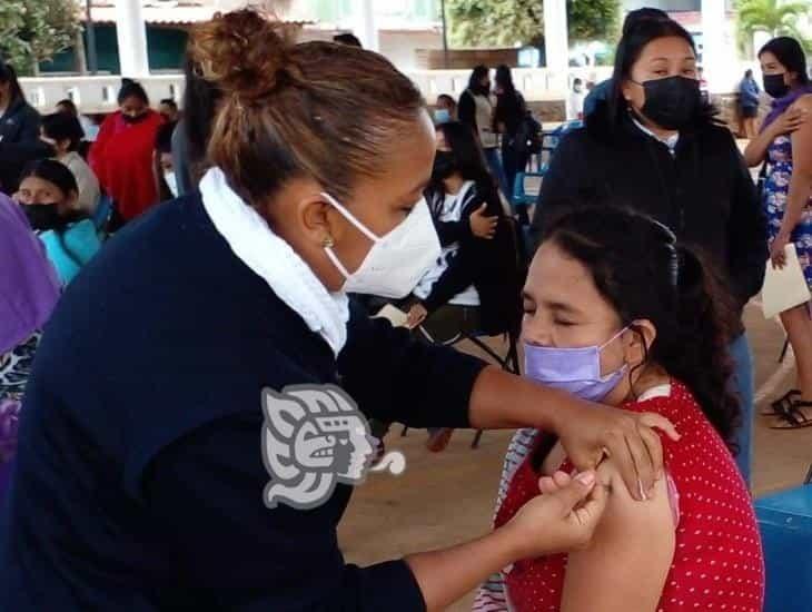 Campaña de vacunación intensiva contra el Covid-19 en Jáltipan