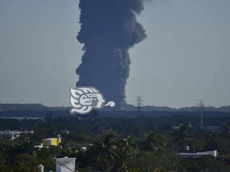 iOtra explosión! Impresionante humareda nubla el cielo de Coatzacoalcos (+Video)