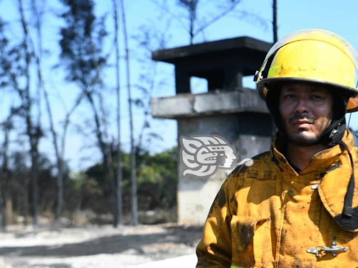 Pemex lamenta fallecimientos en Tuzandépetl; continúa búsqueda y reconocimiento de obreros