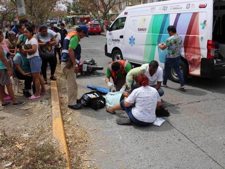 Motociclista atropella a mujer en Puente Moreno