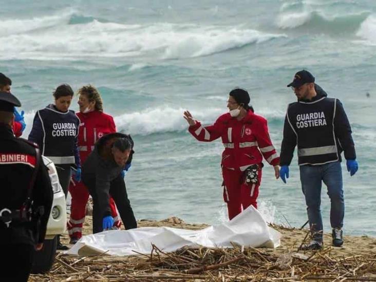¡Tragedia en Italia!; Mueren migrantes tras naufragio