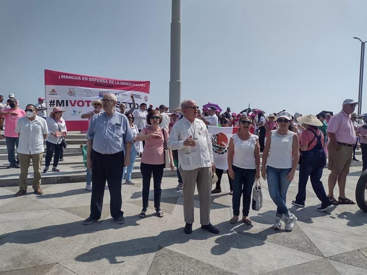 Marchan a favor de INE en Veracruz y Boca del Río (+Video)