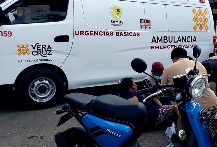 Motociclista resulta fracturada tras choque en Cosamaloapan