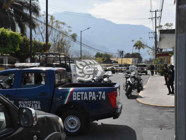 Desconocidos atacan y asesinan a profesora en calles de Orizaba (+Video)