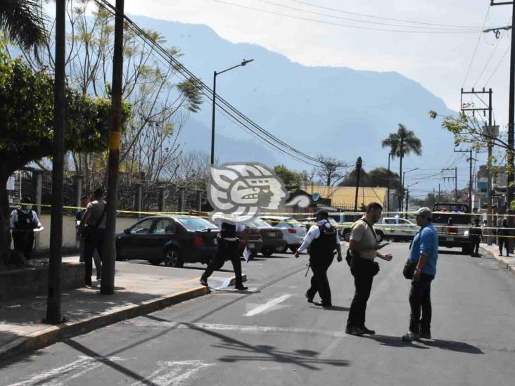 Desconocidos atacan y asesinan a profesora en calles de Orizaba (+Video)